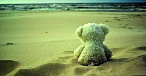 Pictures of sad teddy bear lost & lonely feeling after love break up