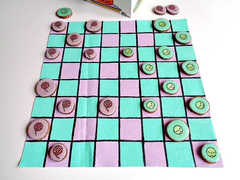 DIY Portable Checkers Game (Dogs vs Cats Edition) Running With A