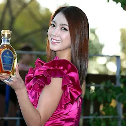 Ju Da Ha Advertising For Kingdom Whisky Foto 10