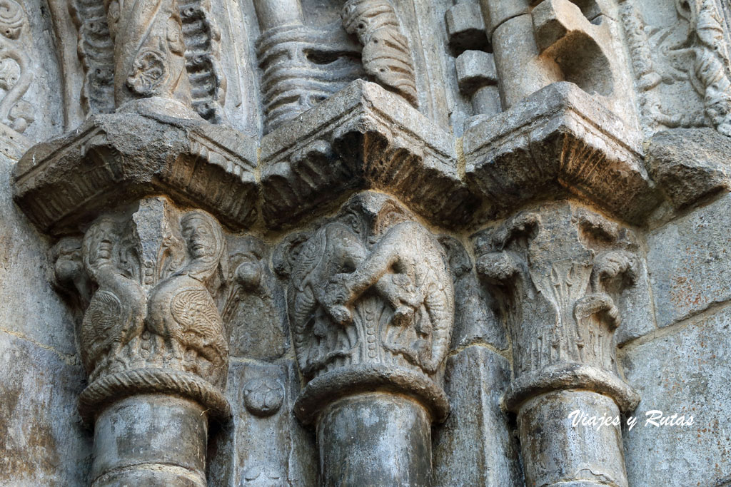 Detalle de la Portada de San Nicolás, Portomarín