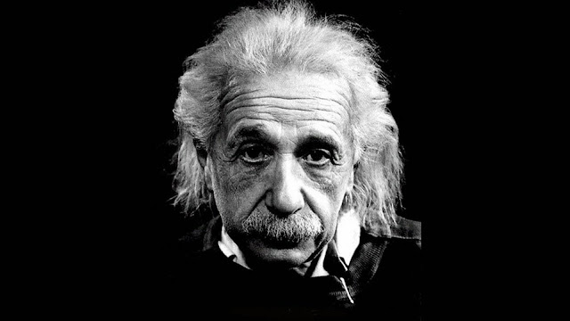 Albert Einstein Kimdir