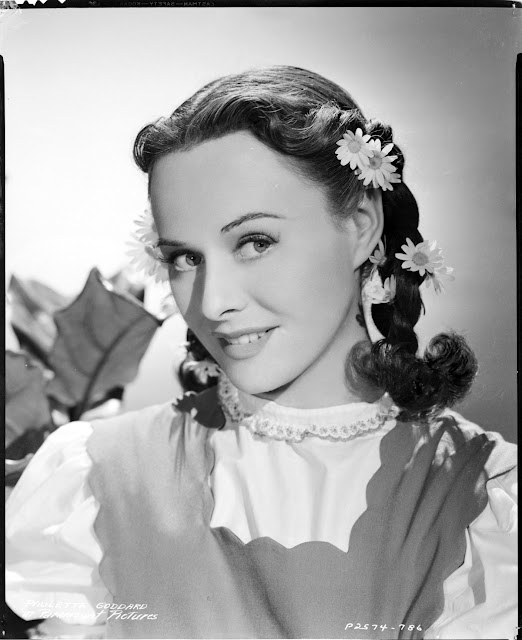 20 Stunning Black and White Portraits of Paulette Goddard in the 1940s ...