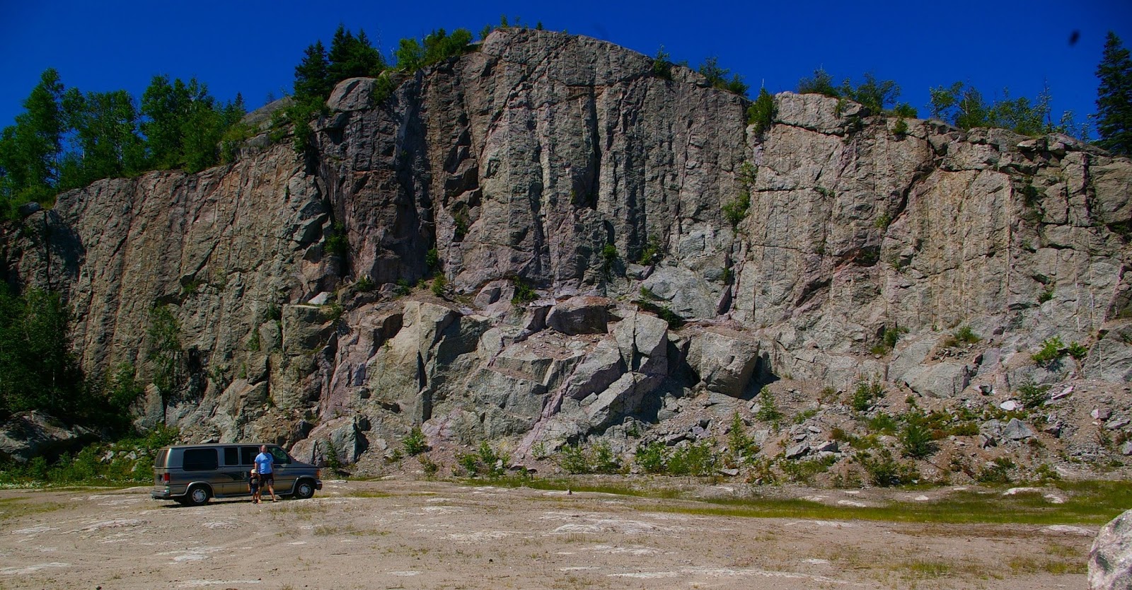 earthscienceguy: Minnesota Geology Monday - Anorthosite