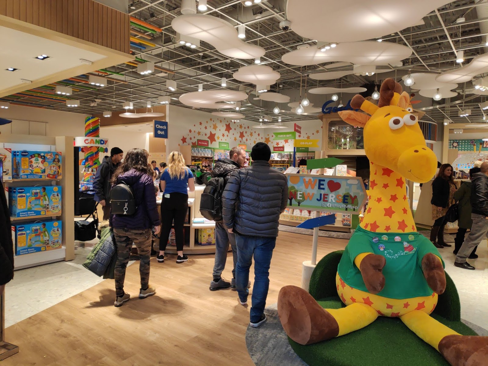 Toys R Us at Westfield Garden State Plaza