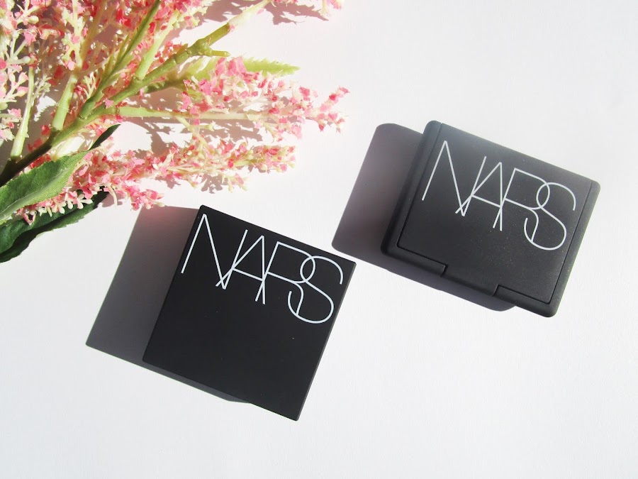 colorete Dual-Intensity Blush de NARS Fervor y Duo eyeshadow nars Kalahari