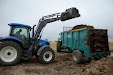 Cámara Muck Spreader & New Holland T6.165 (Echando estiércol) 