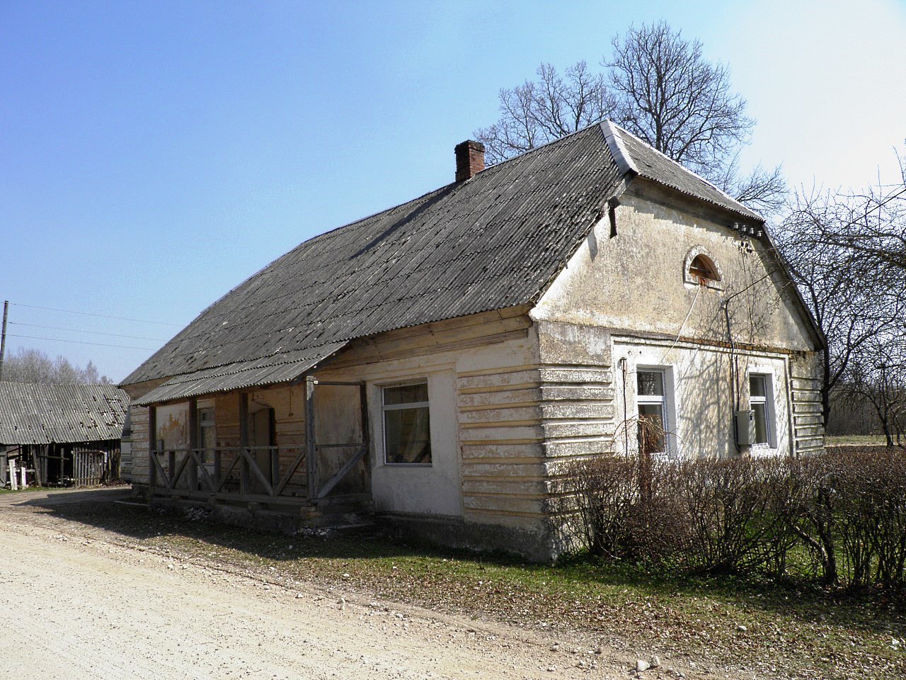 18 - Bijusī Mežmuižas pienotava (Foto Aleksandrs Timofejevs. 2011. gada 21. aprīlī)