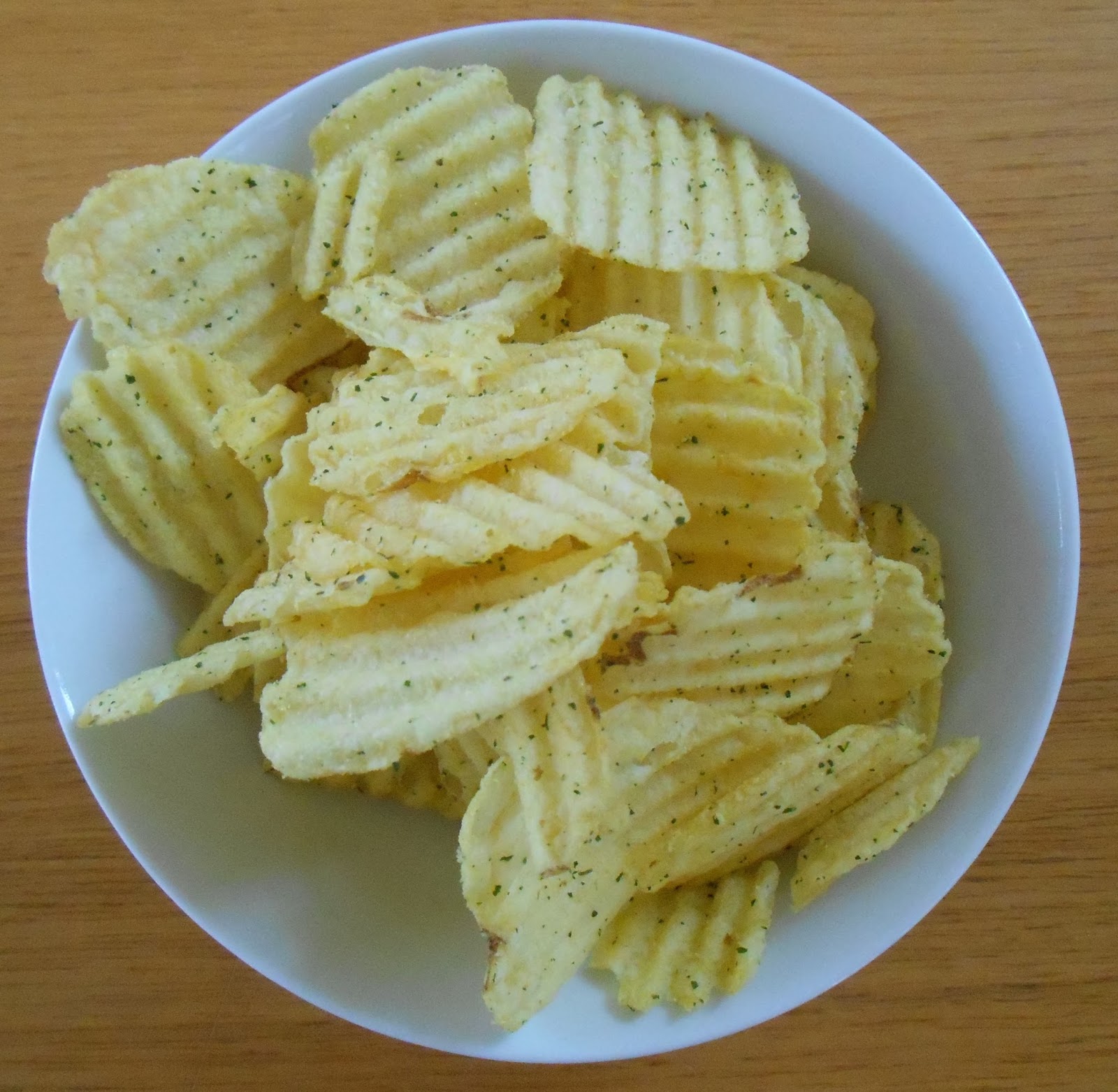 Cheeseburger Crisps & Other Stories Zweifel Wave Chips Sour Cream Flavour