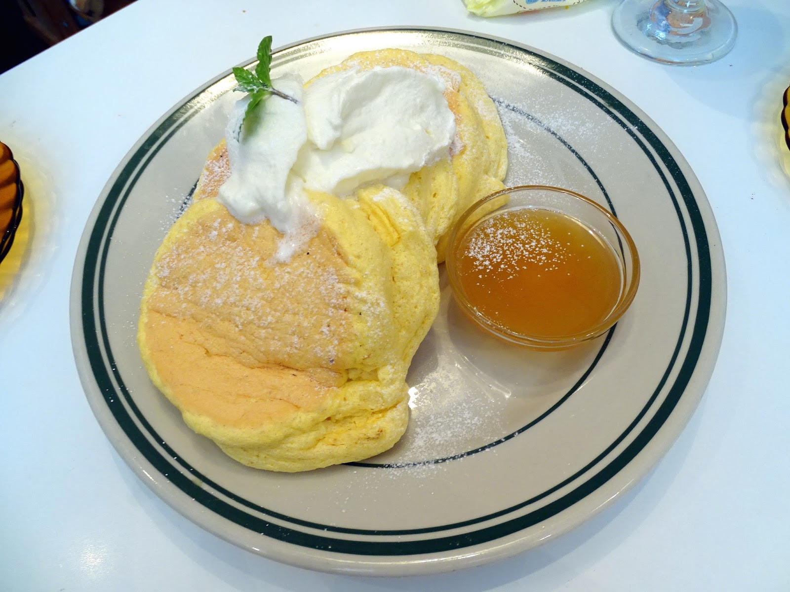 ELK Pancake Café (Kyoto, JAPAN) ★★★☆☆ A traveling foodie's