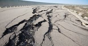 نقطة على سطح الارض تقع مباشرة فوق بؤرة الزلزال هذه النقطة تسمى