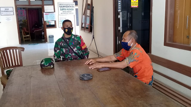 Babinsa Dukuh Komsos Dengan Kepala Desa Guna Tingkatkan Sinergitas