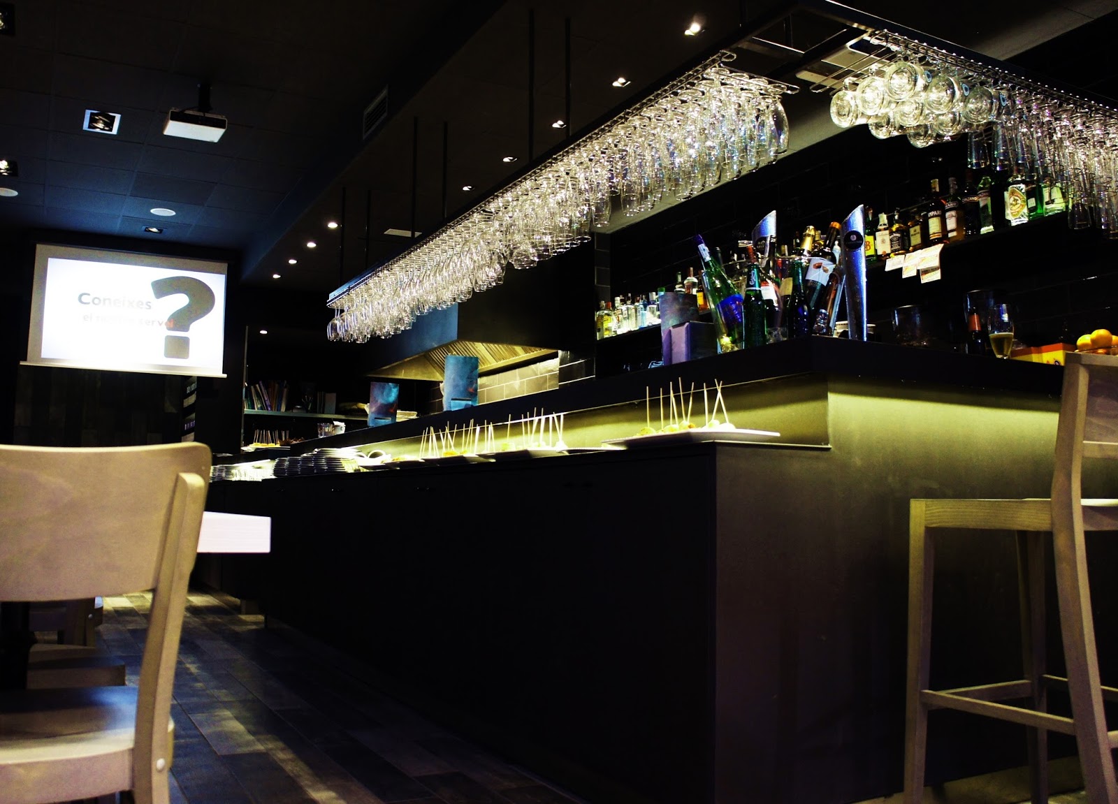 Merkat Café / RV12 Arquitectos | Blog Arquitectura y Diseño. Inspírate