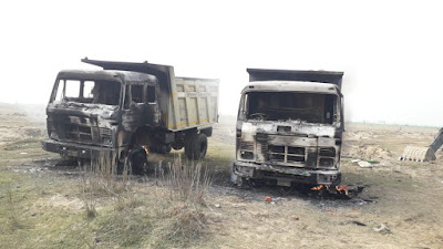 Overloaded-sand-lorri-accident-fuul-house-Galsi Overloaded-sand-lorri-accident-fuul-house-Galsi
