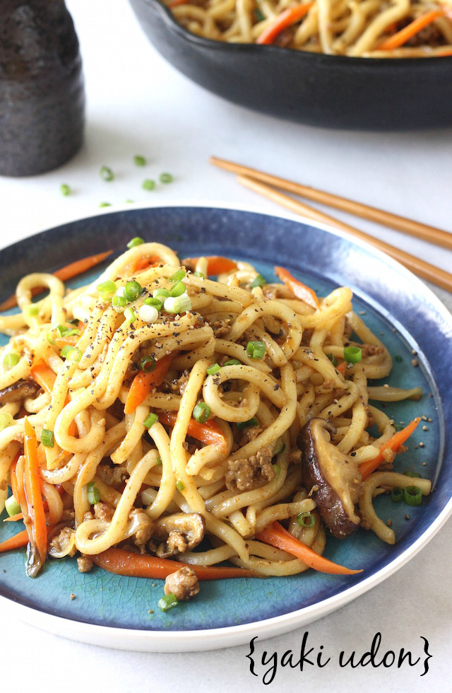 Yaki Udon recipe by SeasonWithSpice.com