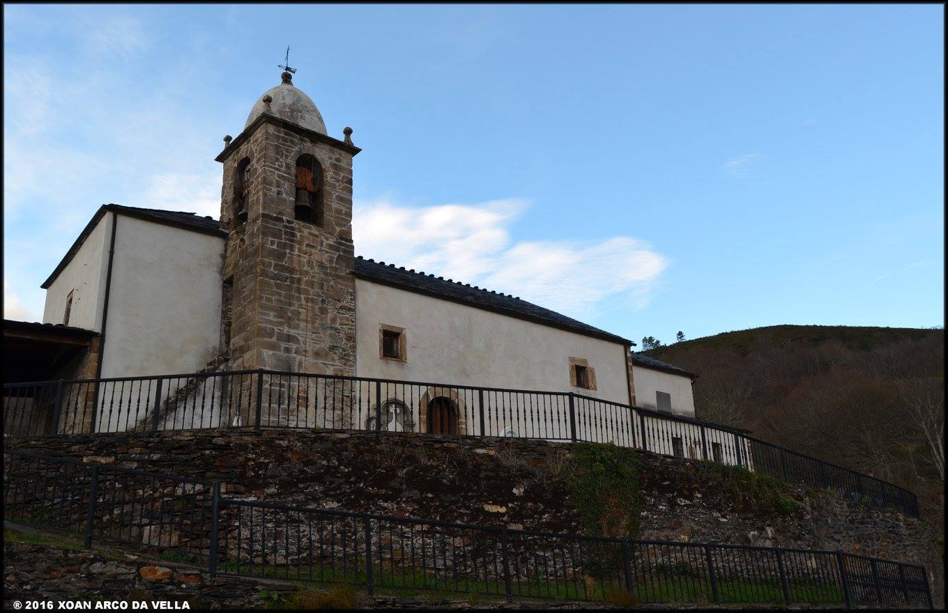 XOAN ARCO DA VELLA IGLESIA DE FOLGOSO DO COUREL O COUREL