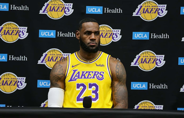 Lebron James Menaggapi Tweet Moray Yang Salah Informasi