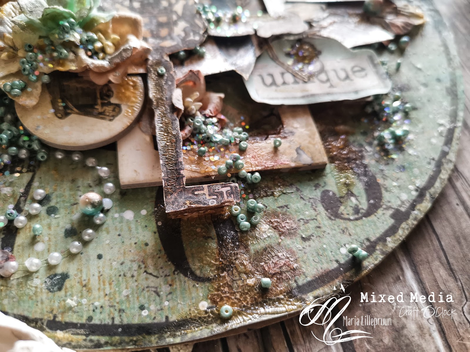 Magic Attic Design by Maria Lillepruun Round neovintage wall decor