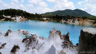 Pesona Kolam Biru: Wisata Baru Di Selakau Timur Kabupaten Sambas