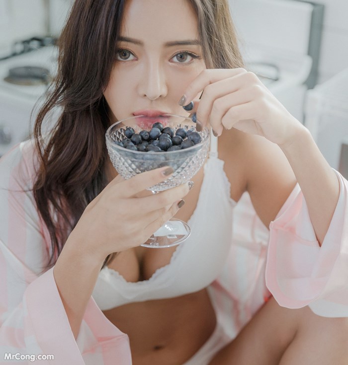 Beautiful Kim Bo Ram in lingerie, bikini in October 2017 (143 photos)
