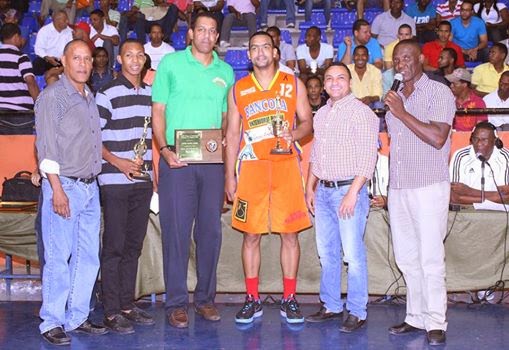 El Canasto Final premia a los mejores del 31 torneo Superior de La Romana. 