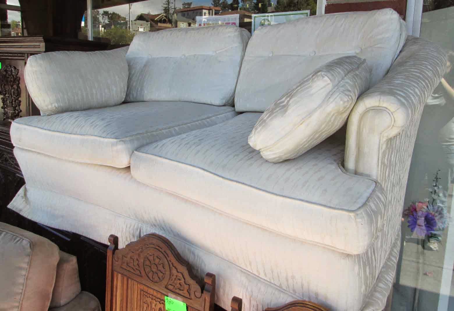UHURU FURNITURE & COLLECTIBLES SOLD White Loveseat 5