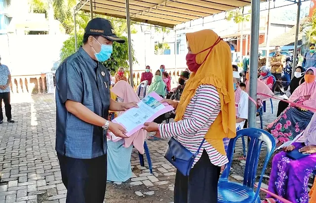 Gambar terkait Wakil KSP Kunjungi Sekolah Rakyat,Wagub Jambi Sebut Ini Komitmen Pemerintah Atasi Kemiskinan (dari Bing)