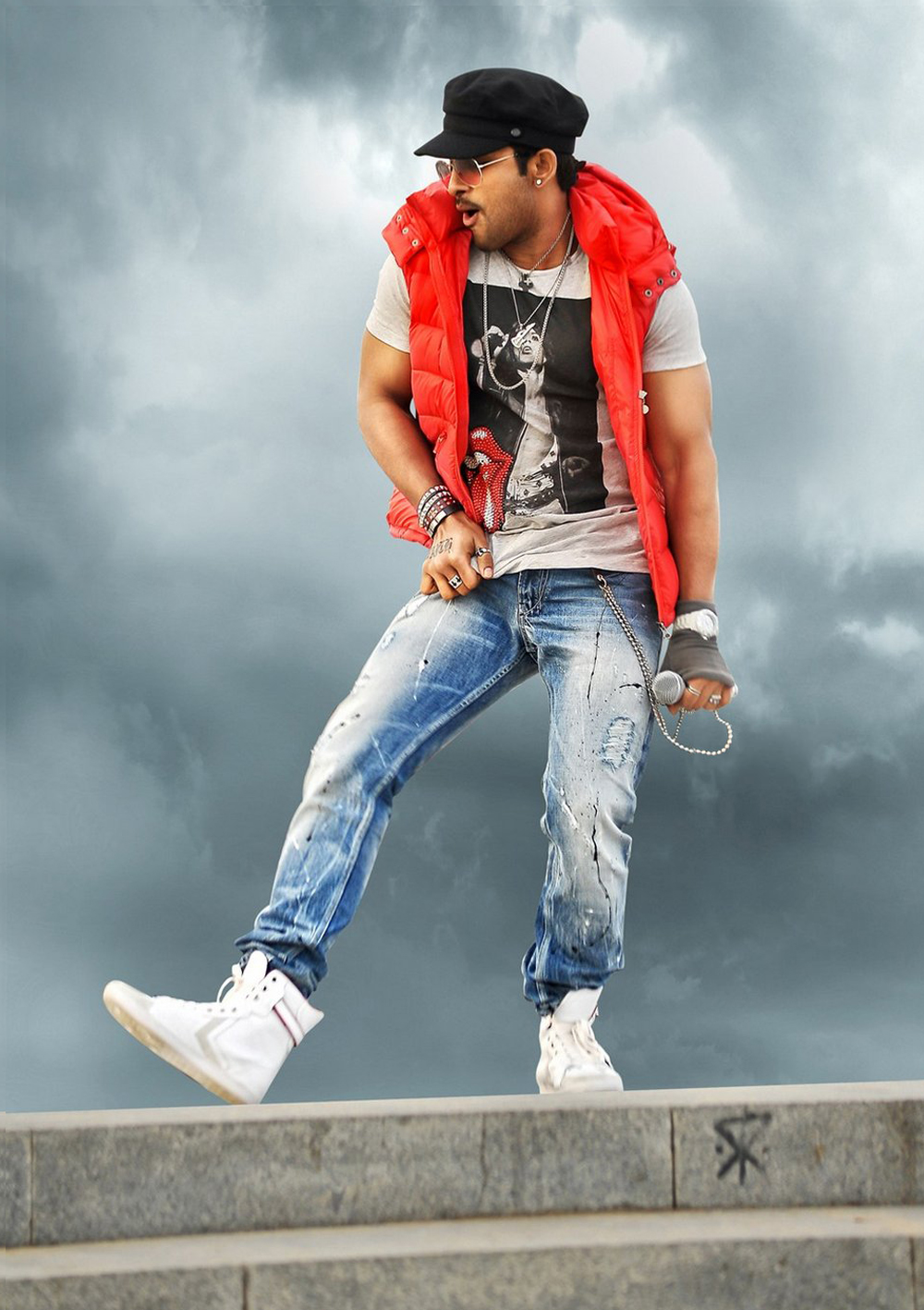 Pjmaza Online Movie Updates Iddarammayilatho Telugu Movie Latest Hd Wallpapers Allu Arjun Iddarammayilatho Latest Stills