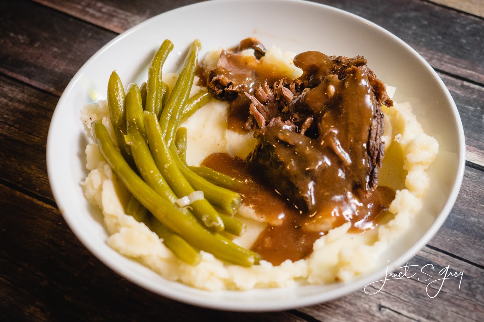 Tinks Kitchen Roast Beef, Mashed Potatoes and Green Beans