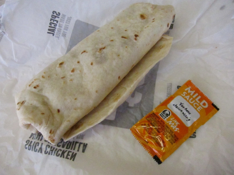 Review Taco Bell Cheesy Bean & Rice Burrito