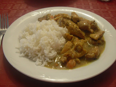 Pollo al curry con arroz