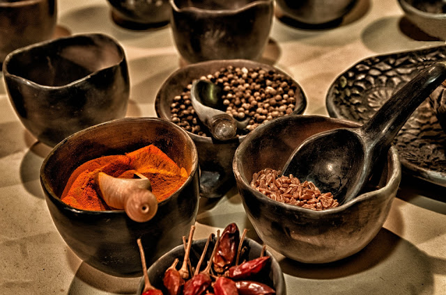 4 alternativas para condimentar tus comidas y olvidarte de la sal