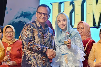 Novita Hardini Terima Penghargaan HIMPAUDI Award dalam Ajang Kreativitas Pejuang PAUD 2019