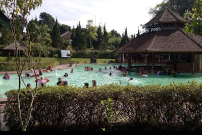 Menikmati Rileksasi Di Obyek Wisata Pemandian Air Panas ...