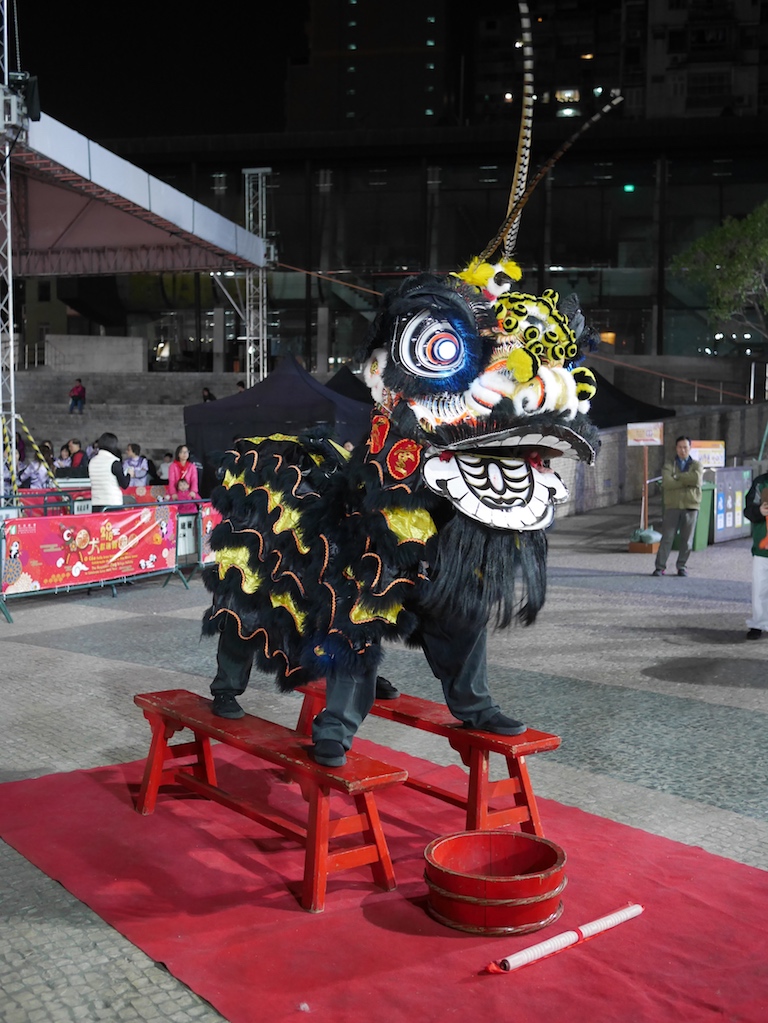 Pomelo's are like giant grapefruits. they can be ripe even when they Dogs, Lions, and Inflatable Israeli Hammers: The Macau Lunar New Year