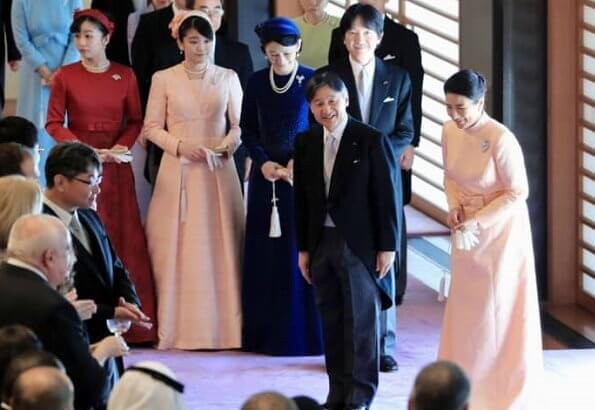 Japanese Prime Minister Shinzo Abe, Empress Masako, Crown Princess Kiko, Princess Kako and Princess Mako