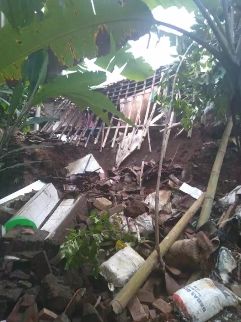 Reboisasi sebagai Solusi Mengatasi Bencana Tanah Longsor di Desa Cikoneng, Kabupaten Ciamis.