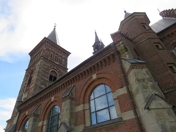 Kościół Najświętszej Maryi Panny Wniebowziętej w Bruśniku kosciol