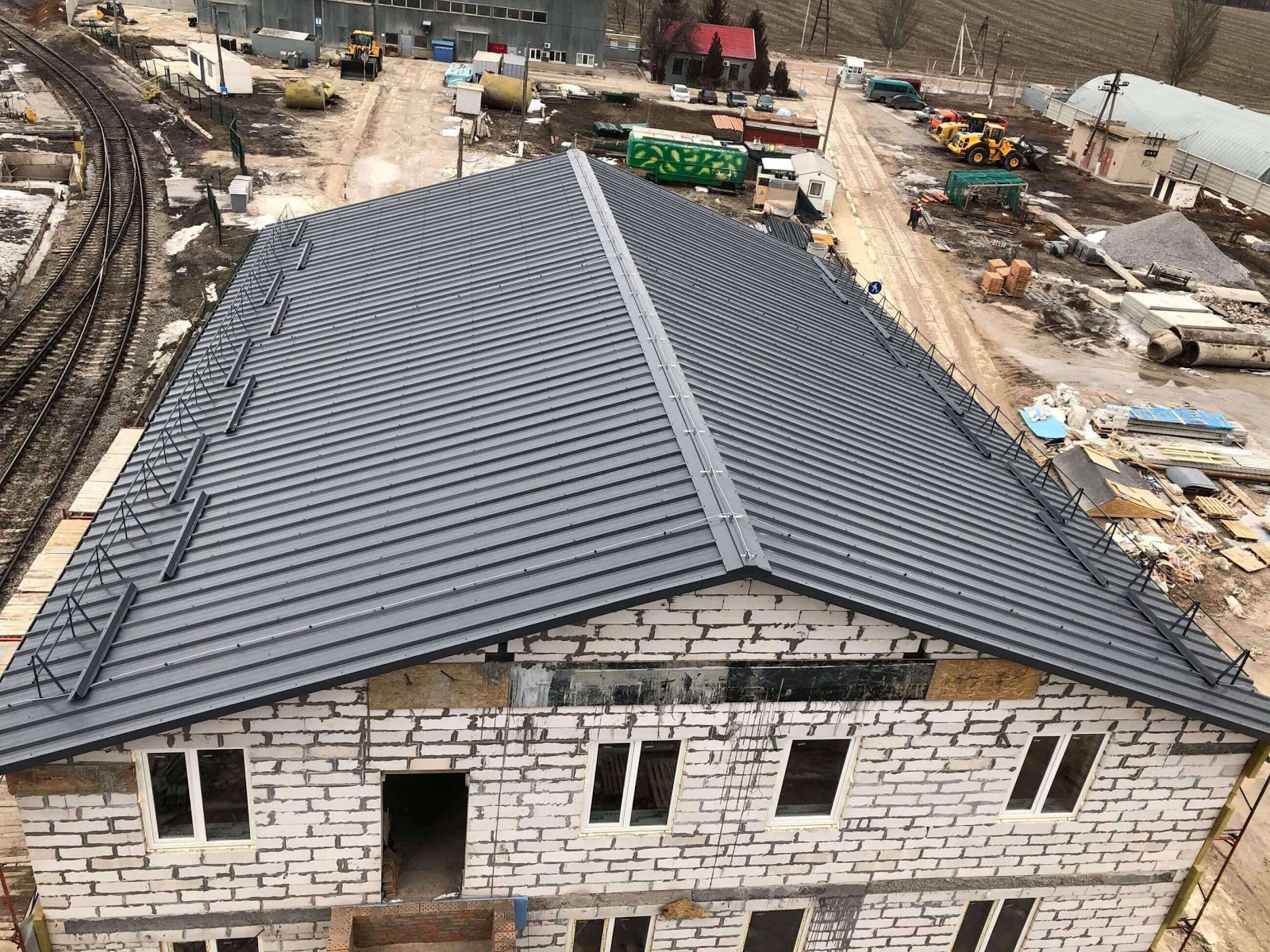 Раскладка фасадных и кровельных материалов - здание лаборатории ...