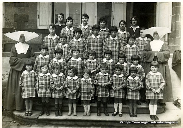 ancienne photo d'école noir et blanc ancienne photo d'école noir et blanc