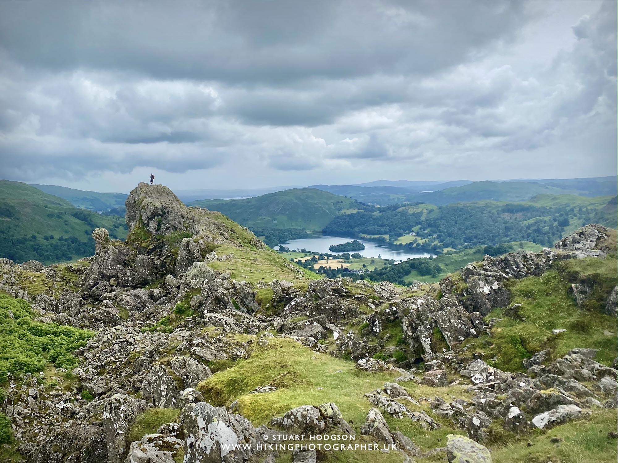 Helm crag walk near grasmere lake district best route map height lion lamb howitzer