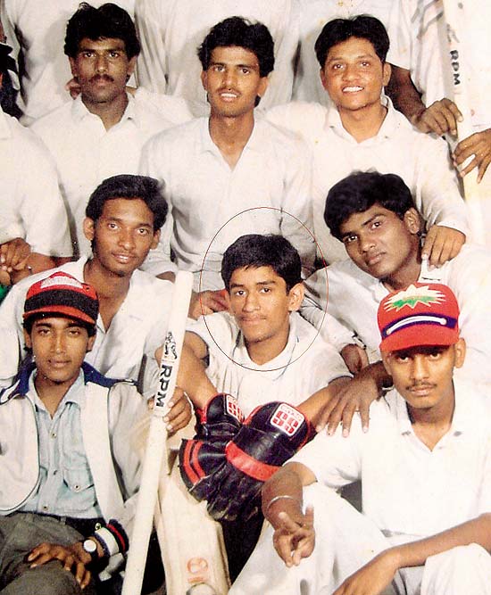 M S DHONI (Childhood & Early Life)