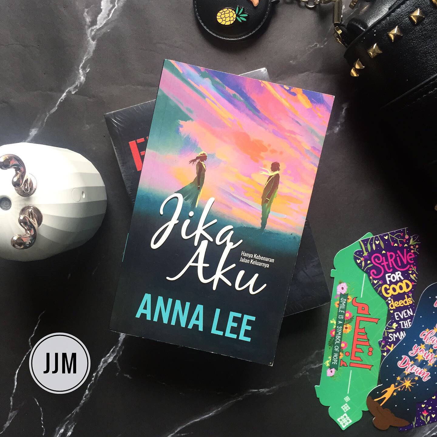 BOOK REVIEW - JIKA AKU BY ANNA LEE