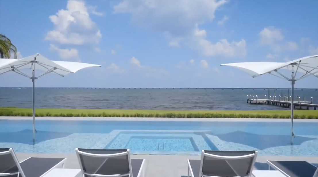 Tour Florida Luxury Modern Mansion vs. 20 Interior Design Photos