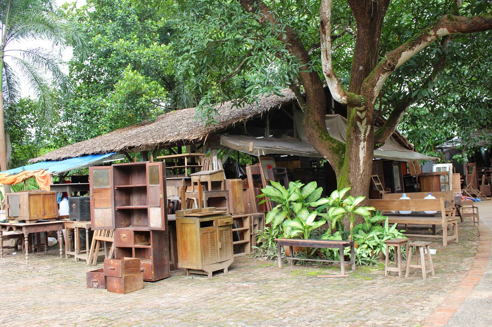 My life in Myanmar Discover the teak and rattan furniture of Myanmar