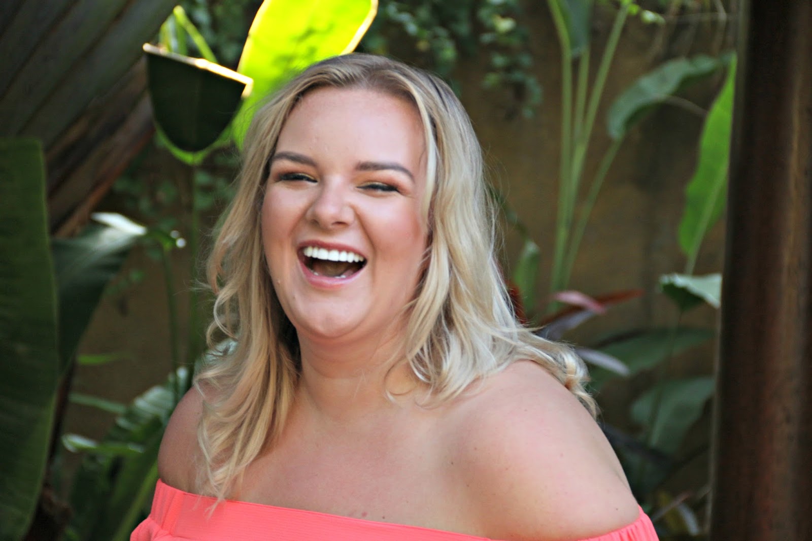Happy girls are the prettiest. Yours Clothing Plus Size blogger.