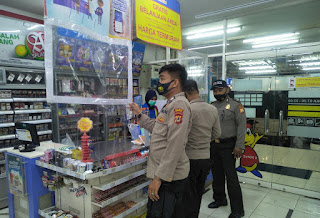 Personil Polsek Maiwa Polres Enrekang Patroli Malam Untuk Cegah Aksi Kriminalitas