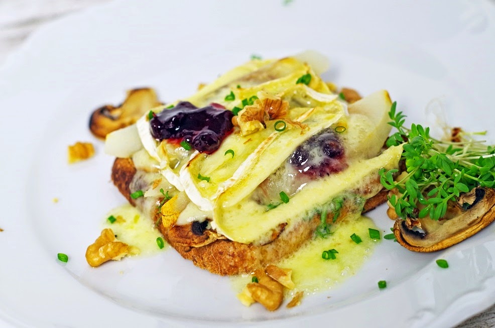 stuttgartcooking: Toast mit Kresse, Champignons, gedünsteten Birnen ...