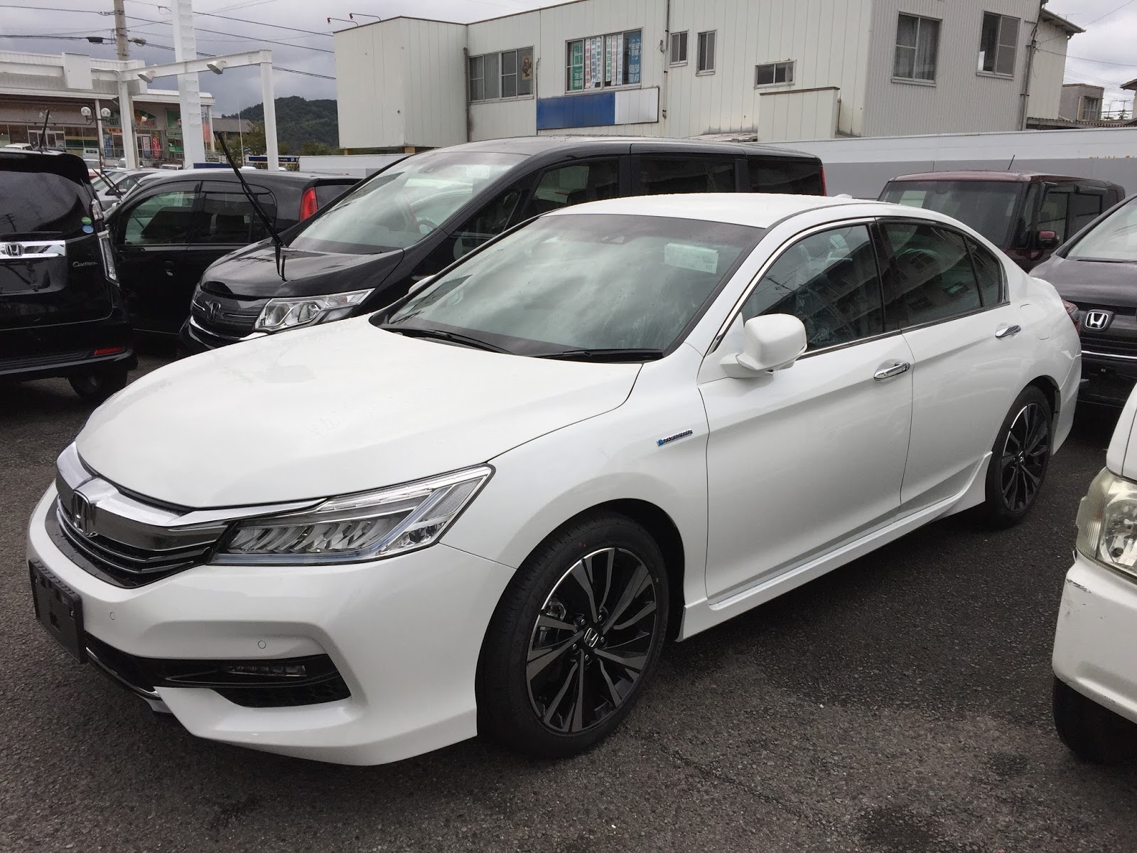 Kokorononaka 新型アコードハイブリッドcr7がディーラーに入庫