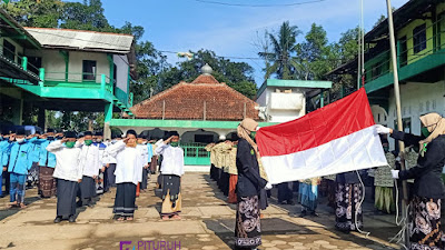 Gunakan Masker, SMP Nurul Muttaqin Kemiri Peringati Hari Santri Nasional 22 Oktober