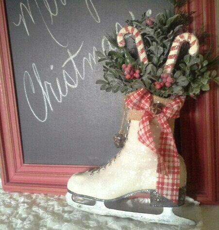 Susie's Christmas Cottage: Skates in Christmas & Winter Decorating ...